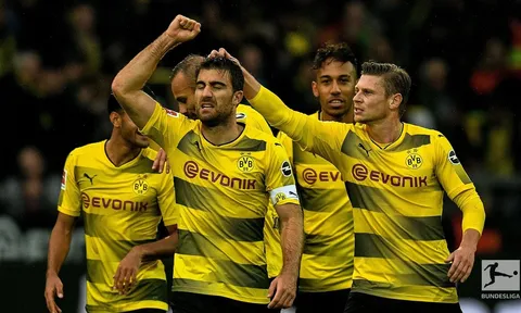 Dortmund vô đối, mơ vô địch Bundesliga