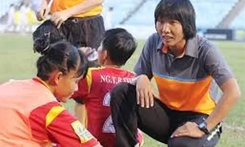 HLV đội nữ TP.HCM I lên tiếng vụ học trò ẩu đả trên sân Thống Nhất