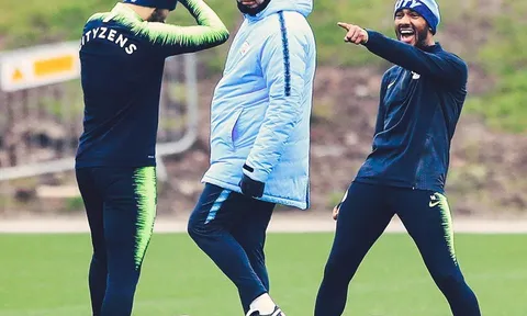 Quật ngã Liver, dàn sao Man City không giấu được sự hớn hở