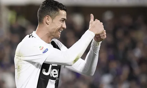 Ronaldo nã đại bác, Juventus biến pháo đài Artemio Franchi thành chốn hoang tàn