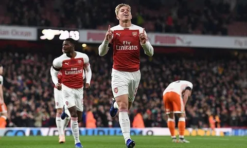 Dư âm chiến thắng Arsenal: Smith-Rowe trưởng thành trước tuổi