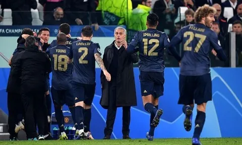 Dư âm chiến thắng của Man Utd trước Juve: Allegri hết phép, "bài tẩy" Fellaini