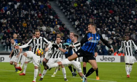 Dư âm Juventus 0-0 Italia: Handanovic khiến Bà đầm già chia rẽ