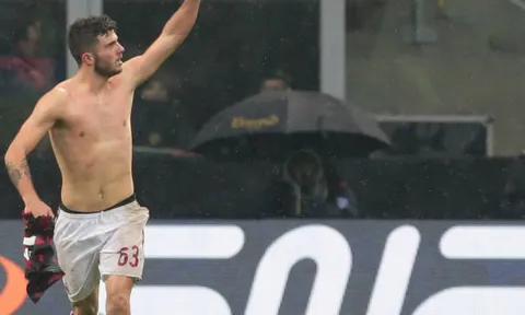 Dự bị lên tiếng trong hiệp phụ, Milan tiến vào bán kết Coppa Italia