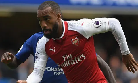 Dù không ghi bàn, Wenger vẫn khen ngợi học trò