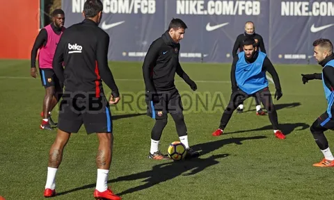 Đụng khắc tinh, Messi và đồng đội không dám lơ là trên sân tập