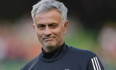 Được ĐT Chile "tặng quà", Jose Mourinho mừng ra mặt