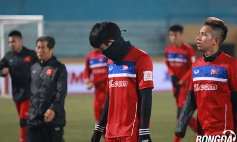Duy Mạnh chắc chắn ngồi ngoài, U23 Việt Nam đóng cửa tập kín