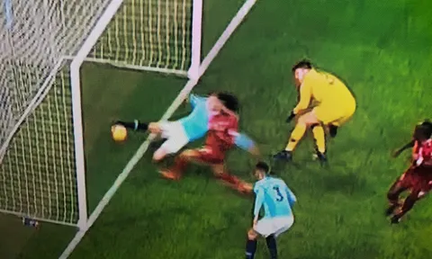 Fan Liverpool "phát điên" vì tìm ra bằng chứng Goal Line "gian lận"