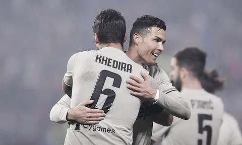 Ronaldo vừa khai hỏa vừa kiến tạo, Juventus bỏ xa Napoli đến 11 điểm