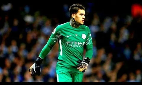 Ederson Moraes trên đường trở thành thủ môn hay nhất
