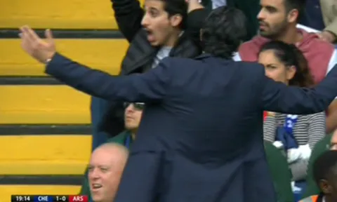 Emery chán không thèm nhìn với pha bỏ lỡ thảm họa của sao Arsenal