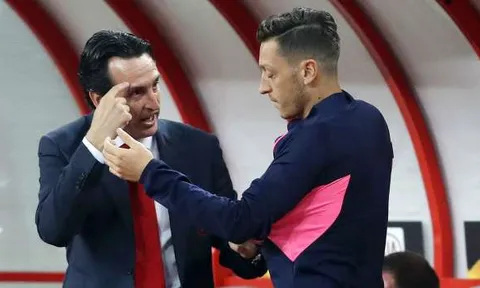 Emery chính thức lên tiếng về quyết định bỏ rơi Ozil