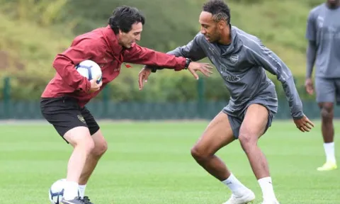Emery ôm bóng, quyết không cho Aubameyang đụng vào