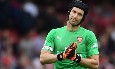 Emery sắp "trừng phạt" Petr Cech vì điều này