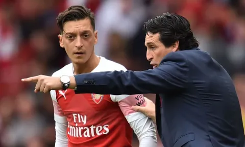 Emery tiết lộ khả năng ra sân của Ozil trong trận derby London