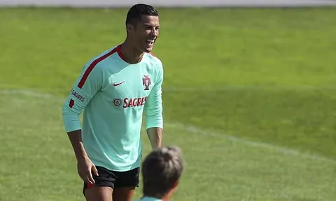 Ronaldo tập sung sức, sẵn sàng bùng nổ