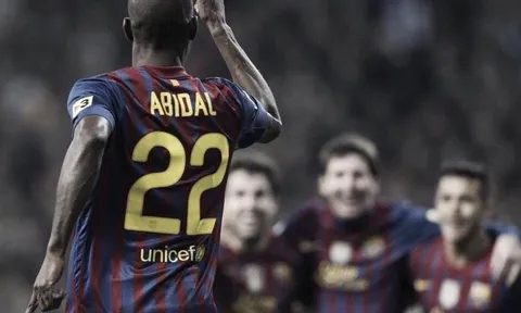 Eric Abidal cảnh báo Barcelona: 'La Liga chưa chấm dứt'