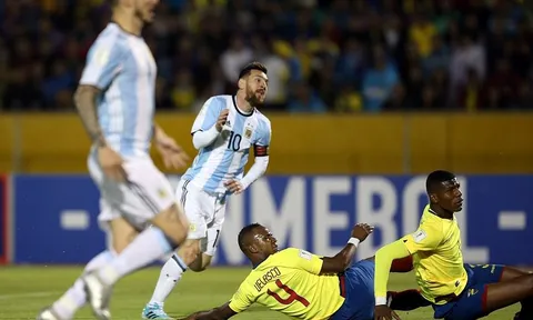 Messi, người hùng mang dư vị đắng