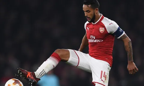 Everton dẫn đầu cuộc đua chiêu mộ Theo Walcott