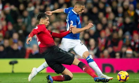 Everton nhắm trung vệ của Man Utd với giá 0 đồng