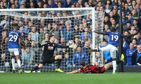 Everton vượt khó nhờ kẻ bị ruồng bỏ