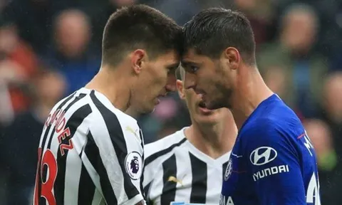 Cay cú Sarri, Morata phản ứng khiếm nhã với đồng đội