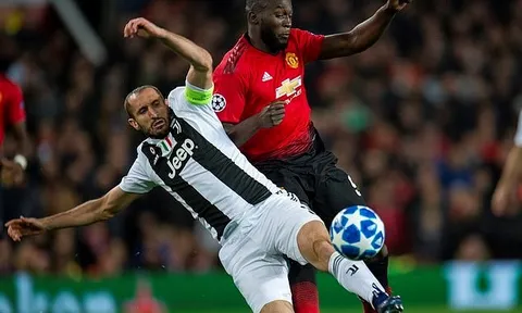 Thủ quân Juventus phản hồi lời "dụ dỗ" của Jose Mourinho
