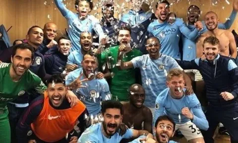 FA bỏ qua vụ xô xát của Man Utd và Man City