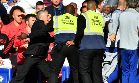 FA cân nhắc phạt Mourinho sau sự cố trận Man Utd - Chelsea