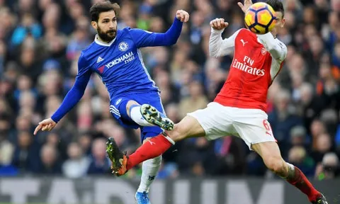 Fan Arsenal 'muốn phát khóc' khi hay tin sao Chelsea sắp ra đi