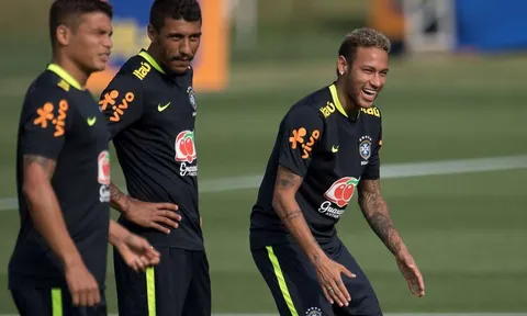 Fan Barcelona ủng hộ Paulinho triệt hạ Neymar