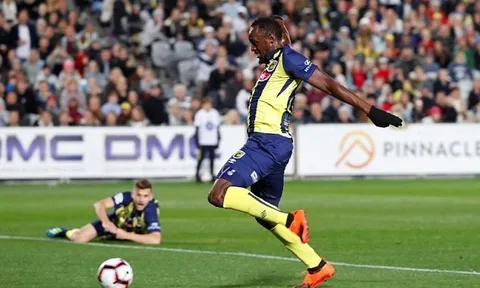 Ra mắt bằng trận thắng tưng bừng, Usain Bolt mơ tới Man Utd