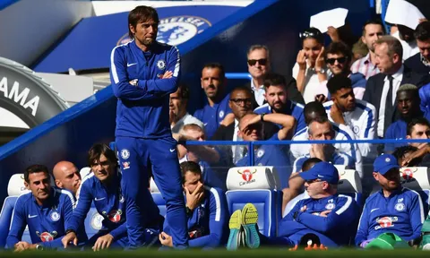 Fan Chelsea cảm ơn vì Conte đã mạnh tay loại Luiz