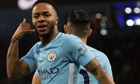 Fan Chelsea hát vang điều gì về Sterling trên sân Stamford Bridge?