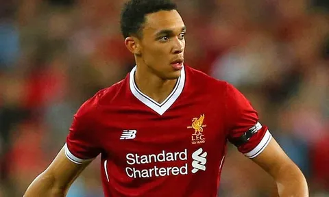 Fan Liverpool 'hủy diệt' 1 cái tên sau trận thua Napoli