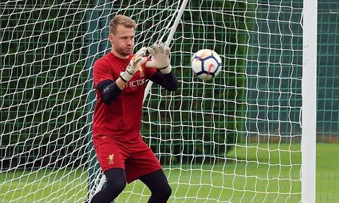 Fan Liverpool sửng sốt, khi Mignolet bị loại khỏi trận đấu với Arsenal