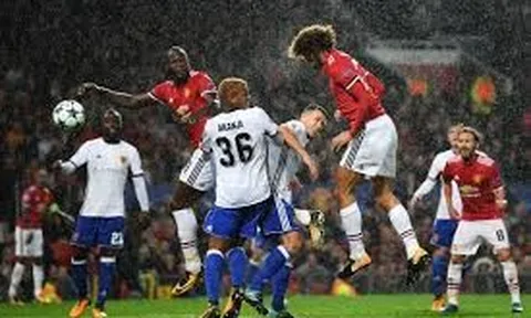 Fan Man Utd từng bừng mở hội sau trận thắng Basel