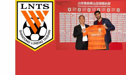 Fellaini thật lạ lẫm cầm áo đấu CLB mới