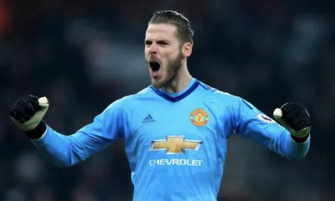 Ferdinand 'điên đảo' vì tình huống cứu thua của De Gea