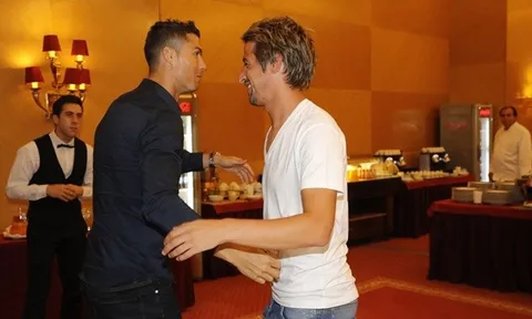 Fernando Santos tay bắt mặt mừng ngày "tái ngộ" Ronaldo
