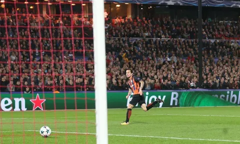 Feyenoord 1-2 Shakhtar Donetsk: Show diễn của chàng lùn
