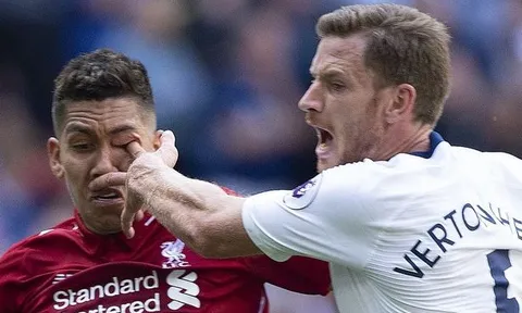 Firmino suýt mù mắt vì 'trò bẩn' của Vertonghen