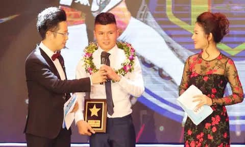 "Sao" Hà Nội FC được tôn vinh trước giờ sang Hàn Quốc