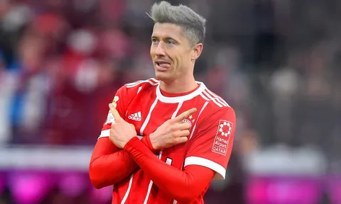 "Gã đầu bạc" Lewandowski khiến chuyên gia châu Âu ngỡ ngàng