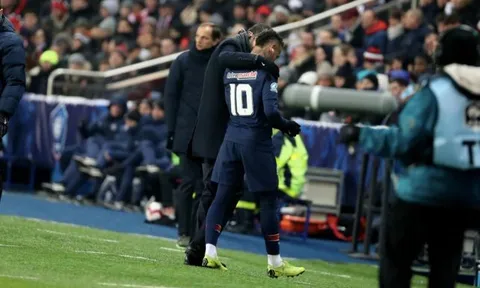 Gặp sự cố khủng khiếp trước đại chiến M.U, Neymar khóc nức nở