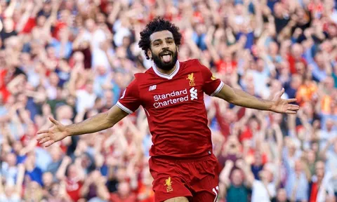 Gary Neville chỉ trích Arsenal không thương tiếc sau hiệp một ở Anfield