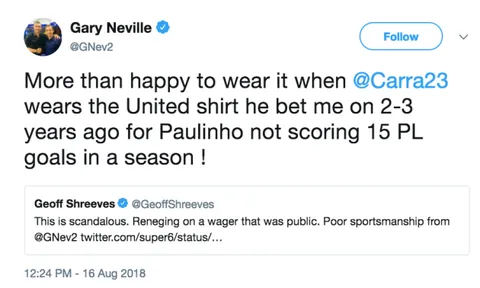 Neville 'trả đũa' Carragher vì 'ân oán' năm xưa