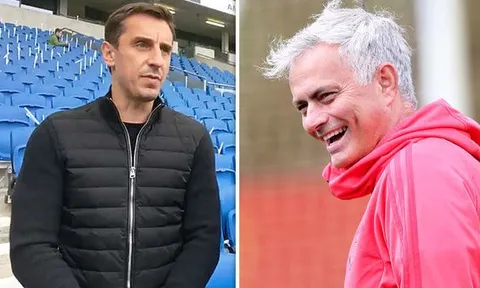 Gary Neville tiết lộ "nội tình" phòng thay đồ Man Utd sau trận thua sốc