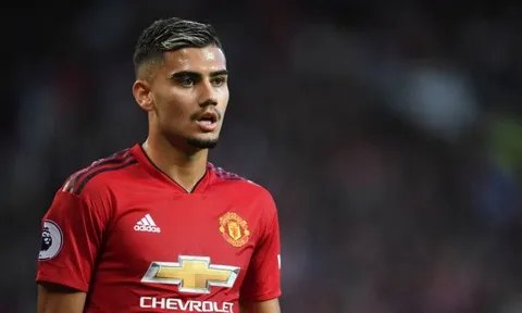 Nóng! Sao Man Utd vướng vào cuộc chiến "tay ba" tại Premier League